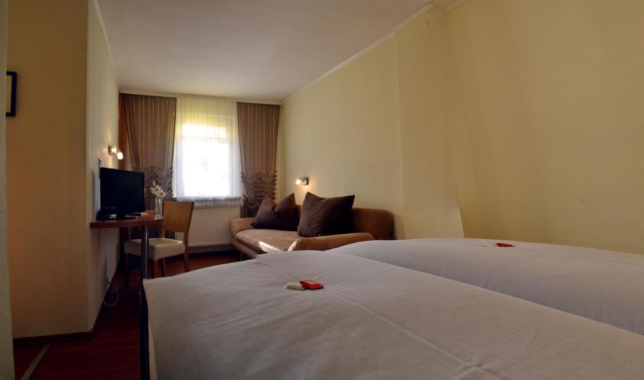 Hotel Konditorei Cafe Dora Münchberg Екстериор снимка