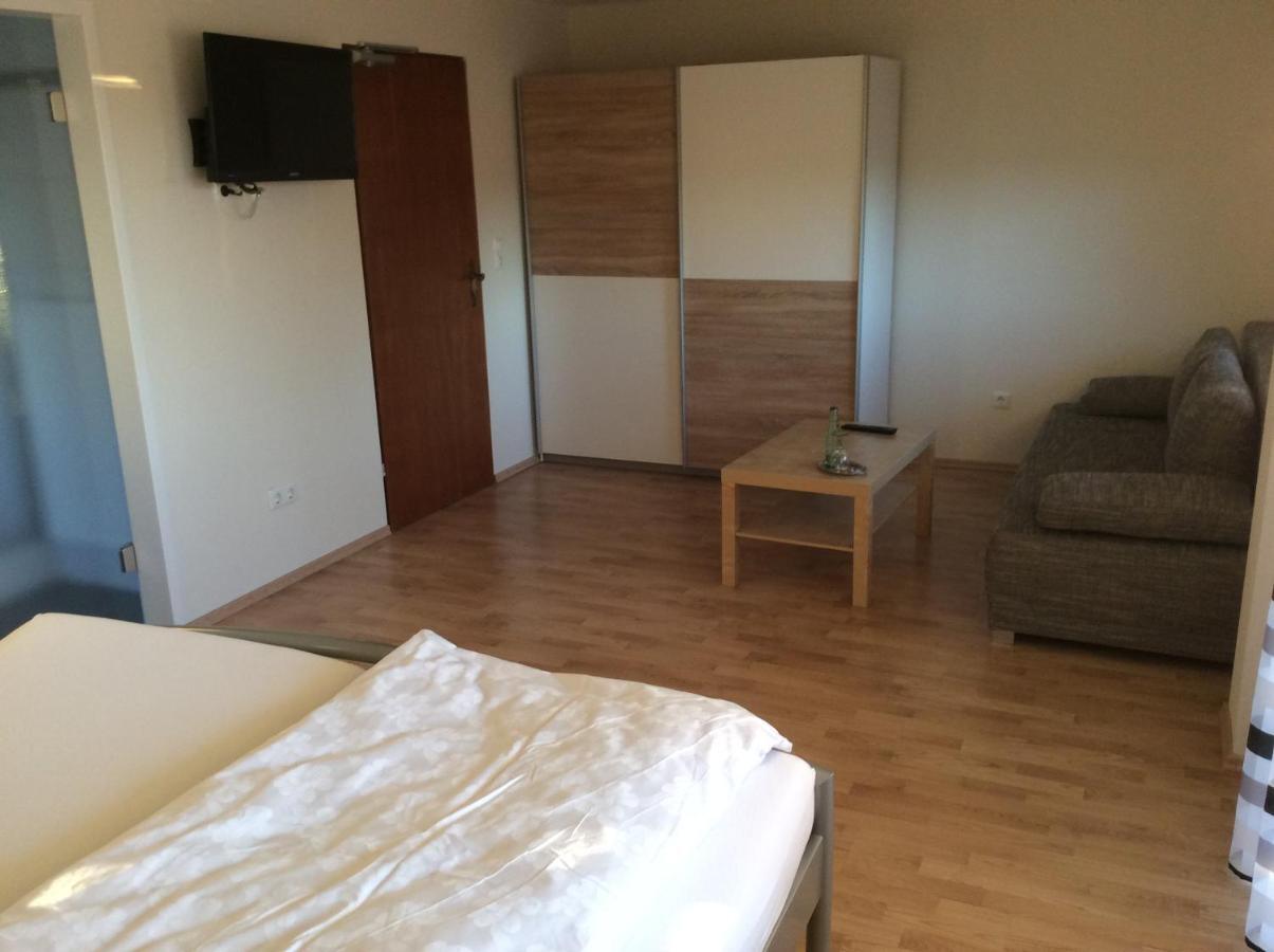 Hotel Konditorei Cafe Dora Münchberg Екстериор снимка